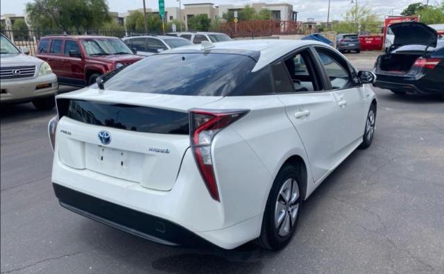 JTDKARFU7G3006505 - 2016 TOYOTA PRIUS WHITE photo 4