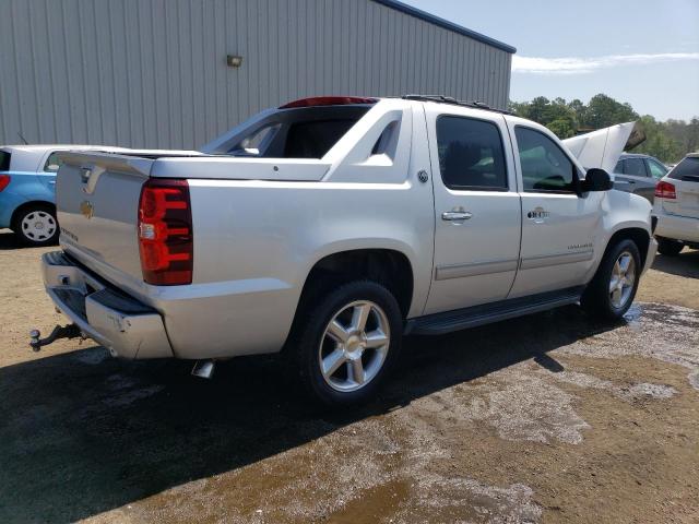 3GNMCFE04DG203759 - 2013 CHEVROLET AVALANCHE LT SILVER photo 3