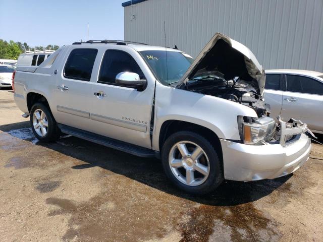 3GNMCFE04DG203759 - 2013 CHEVROLET AVALANCHE LT SILVER photo 4