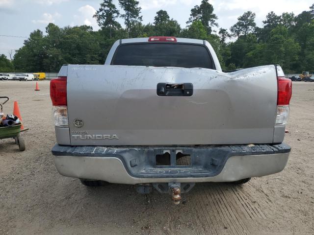 5TFEY5F14DX144921 - 2013 TOYOTA TUNDRA CREWMAX SR5 SILVER photo 6