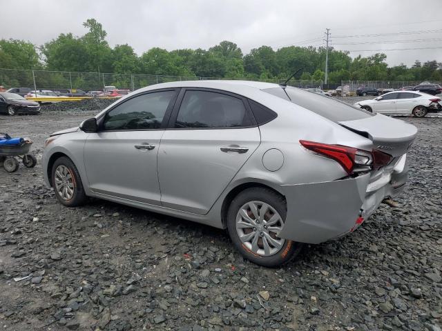 3KPC24A35JE005677 - 2018 HYUNDAI ACCENT SE SILVER photo 2