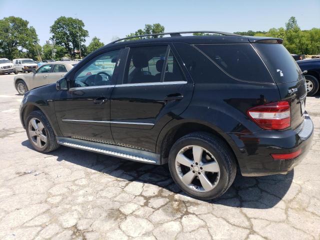 4JGBB8GB1BA699382 - 2011 MERCEDES-BENZ ML 350 4MATIC BLACK photo 2