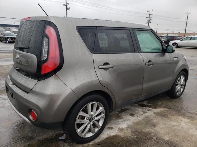 KNDJP3A5XJ7623596 - 2018 KIA SOUL + GRAY photo 3