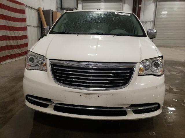 2A4RR6DG6BR716475 - 2011 CHRYSLER TOWN & COU LIMITED WHITE photo 5