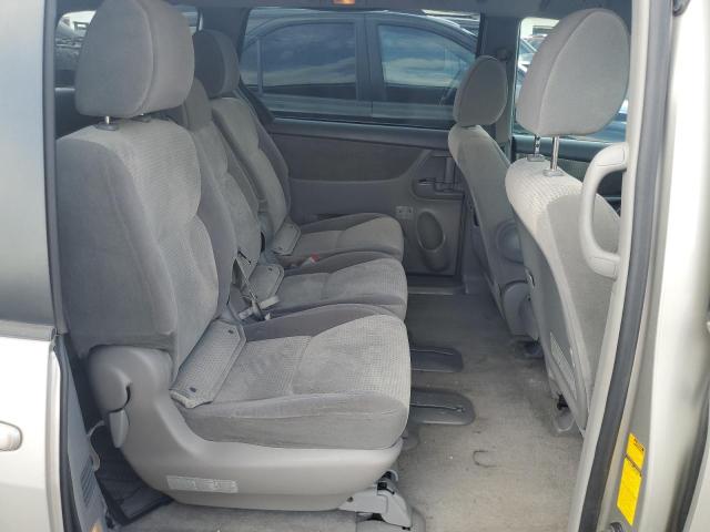 5TDZK23C69S281850 - 2009 TOYOTA SIENNA CE SILVER photo 11