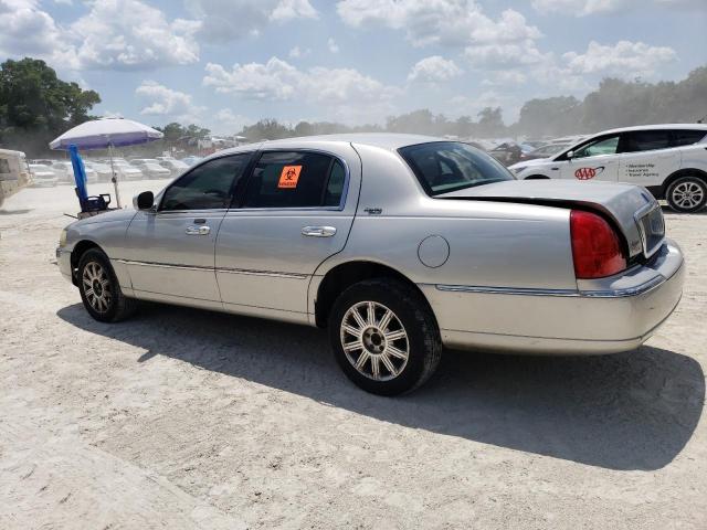 1LNHM82V67Y601239 - 2007 LINCOLN TOWN CAR SIGNATURE LIMITED BEIGE photo 2