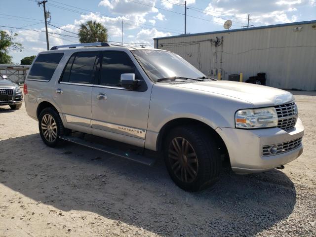 5LMFU28547LJ06463 - 2007 LINCOLN NAVIGATOR ვერცხლისფერი ფოტო 4