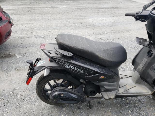 ZAPC506B6L4003486 - 2020 PIAGGIO SCOOTER BLACK photo 6