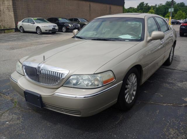 1LNHM81W54Y651149 - 2004 LINCOLN TOWN CAR EXECUTIVE TAN photo 2
