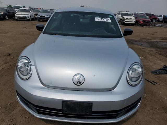 3VWF17ATXEM636029 - 2014 VOLKSWAGEN BEETLE SILVER photo 5