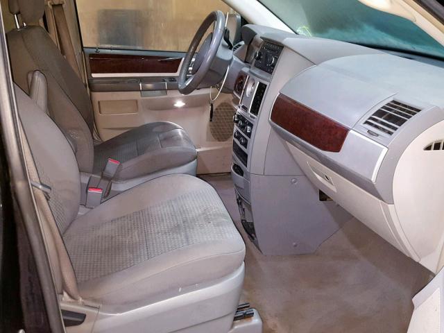 2A4RR5D19AR480313 - 2010 CHRYSLER TOWN & COUNTRY TOURING  photo 5