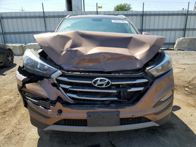 KM8J3CA20HU367798 - 2017 HYUNDAI TUCSON LIMITED BROWN photo 5