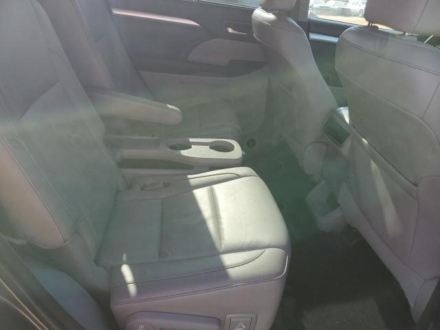 5TDJKRFH0GS261099 - 2016 TOYOTA HIGHLANDER XLE GRAY photo 11