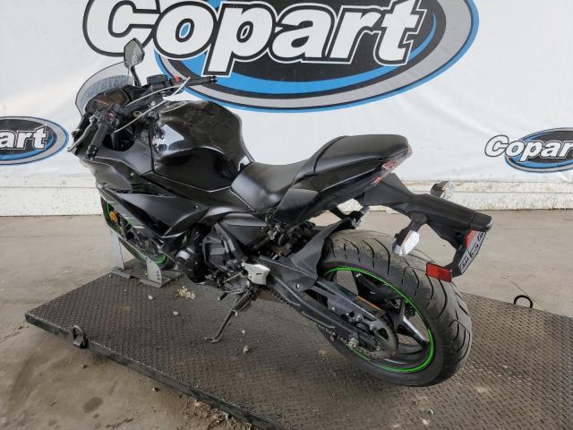 JKAEXEJ13KDA03361 - 2019 KAWASAKI EX650 J შავი ფოტო 3