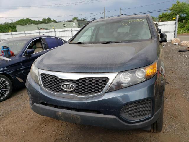 5XYKTCA11BG002104 - 2011 KIA SORENTO BASE CHARCOAL photo 5