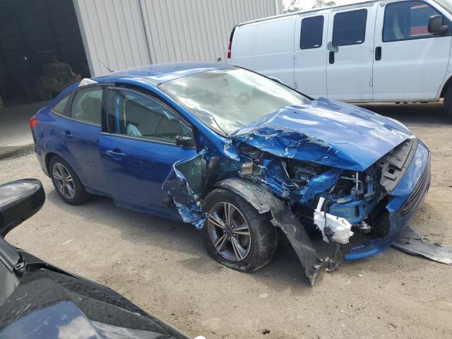 1FADP3F25JL227021 - 2018 FORD FOCUS SE BLUE photo 4