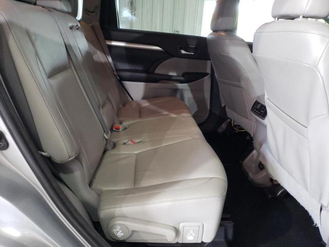 5TDJKRFH9GS269959 - 2016 TOYOTA HIGHLANDER XLE Արծաթագույն լուսանկար 11