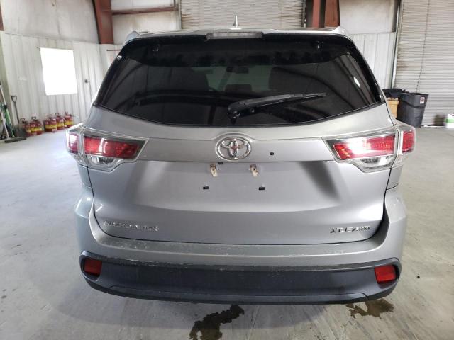 5TDJKRFH9GS269959 - 2016 TOYOTA HIGHLANDER XLE Արծաթագույն լուսանկար 6