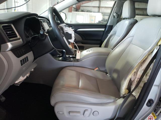 5TDJKRFH9GS269959 - 2016 TOYOTA HIGHLANDER XLE Արծաթագույն լուսանկար 7