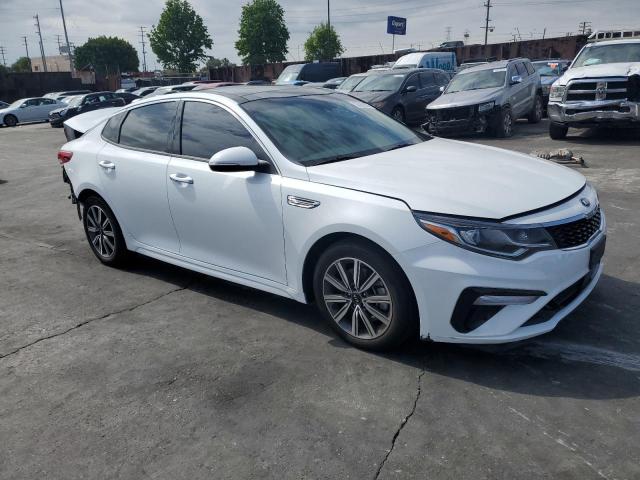 5XXGU4L14LG394376 - 2020 KIA OPTIMA EX WHITE photo 4