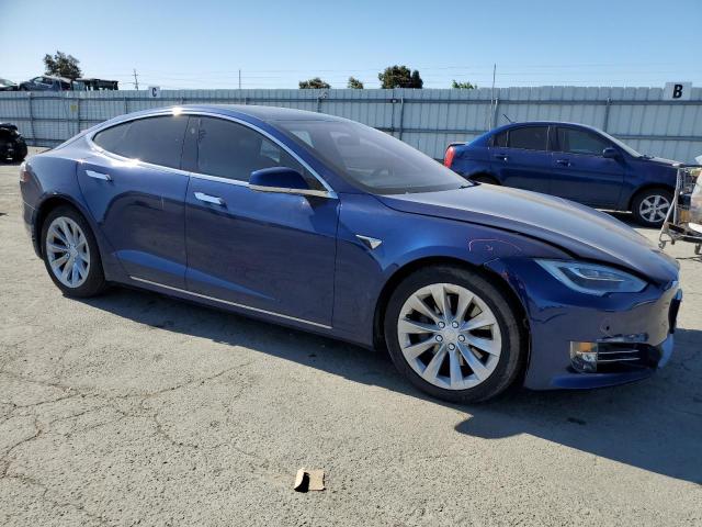 5YJSA1E26JF300098 - 2018 TESLA MODEL S BLUE photo 4