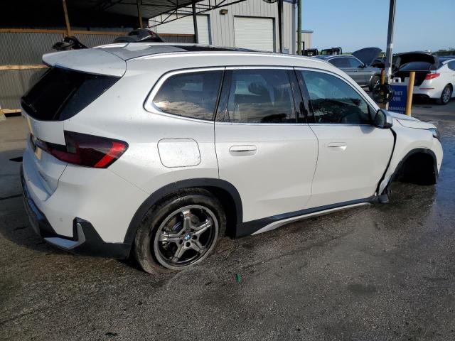 WBX73EF0XR5Y55205 - 2024 BMW X1 XDRIVE28I WHITE photo 3