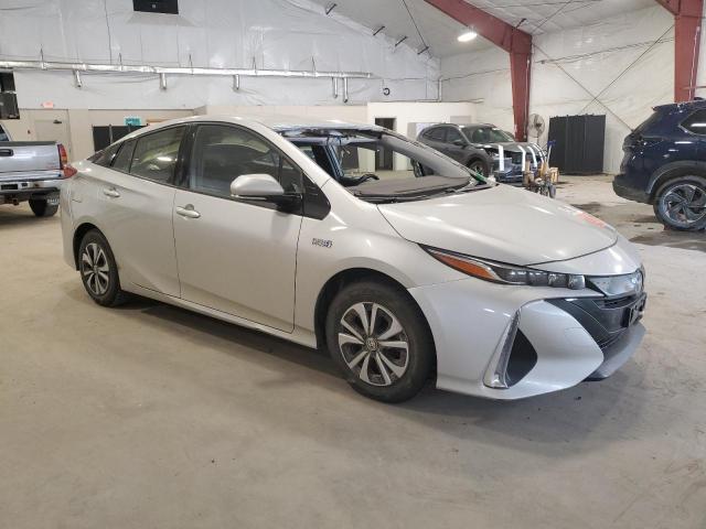 JTDKARFP8J3075429 - 2018 TOYOTA PRIUS PRIM 银色 照片 4