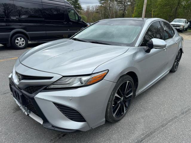 4T1B61HK8JU506037 - 2018 TOYOTA CAMRY XSE SILVER photo 1