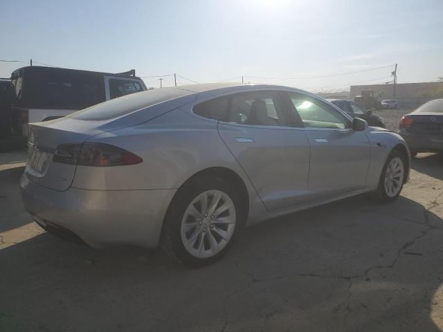 5YJSA1E2XHF213086 - 2017 TESLA MODEL S SILVER photo 3