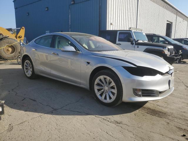 5YJSA1E2XHF213086 - 2017 TESLA MODEL S SILVER photo 4