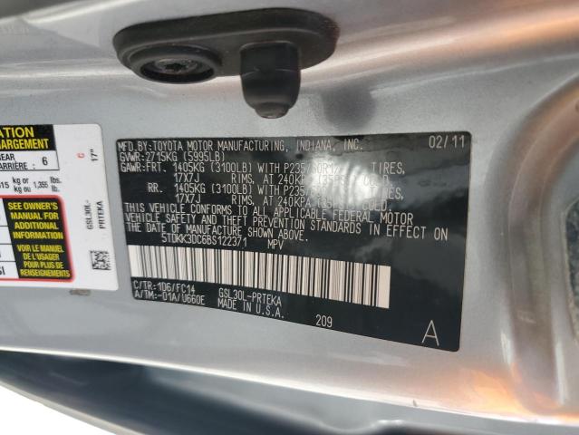 5TDKK3DC6BS122371 - 2011 TOYOTA SIENNA LE GRAY photo 13