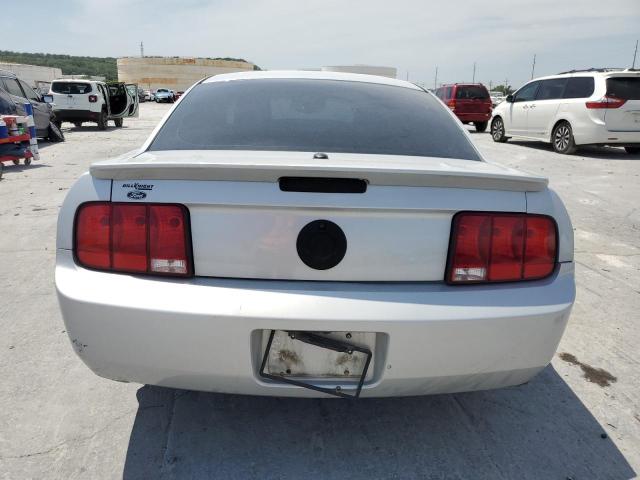 1ZVFT80N575267432 - 2007 FORD MUSTANG SILVER photo 6