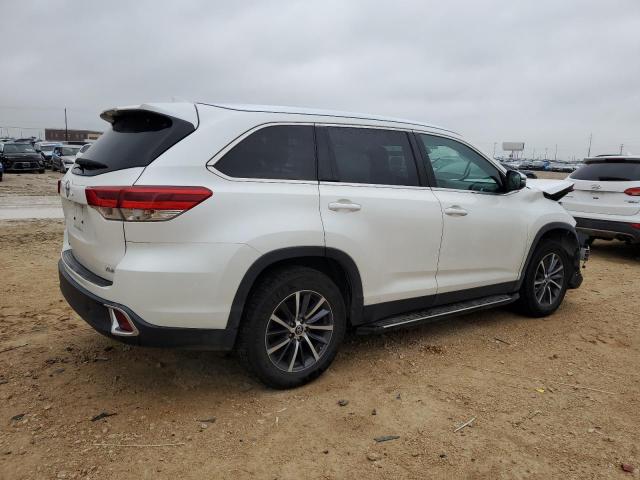 5TDKZRFHXKS339090 - 2019 TOYOTA HIGHLANDER SE WHITE photo 3