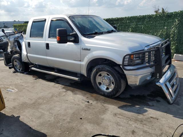 1FTSW20P36EB76925 - 2006 FORD F250 SUPER DUTY SILVER photo 4