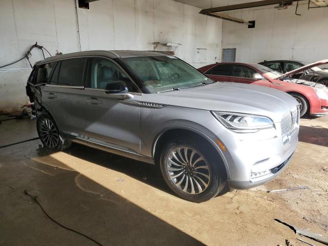 5LM5J7XC6MGL11871 - 2021 LINCOLN AVIATOR RESERVE SILVER photo 4