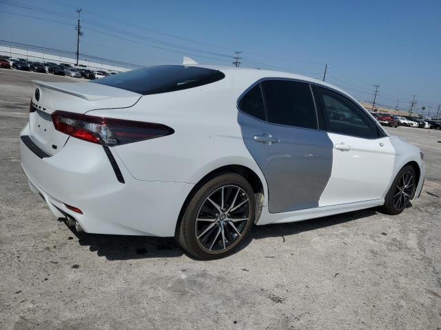 4T1G11AK5PU142439 - 2023 TOYOTA CAMRY SE NIGHT SHADE WHITE photo 3