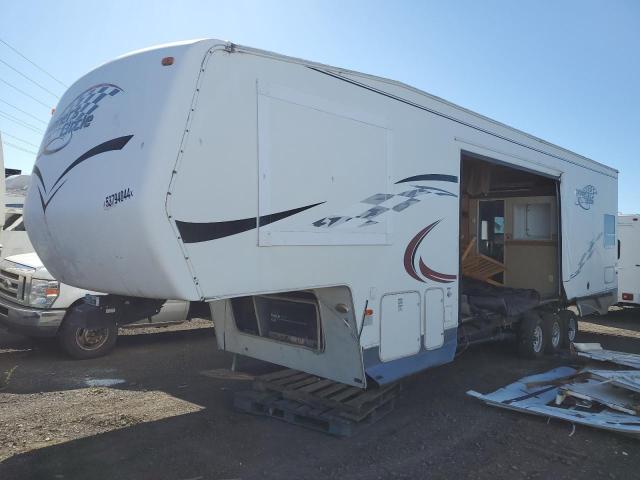 47CFF5U286P613371 - 2006 OTHR TOY HAULER WHITE photo 2