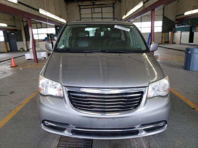 2C4RC1BG0ER233758 - 2014 CHRYSLER TOWN & COU TOURING SILVER photo 5