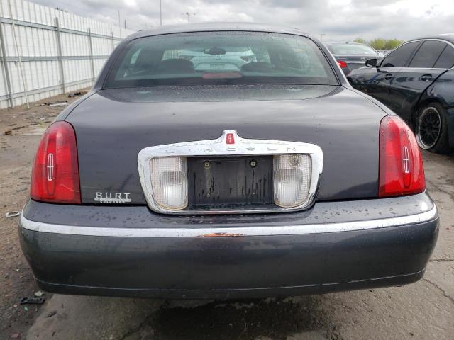 1LNHM81W61Y629043 - 2001 LINCOLN TOWN CAR EXECUTIVE GRAY photo 6