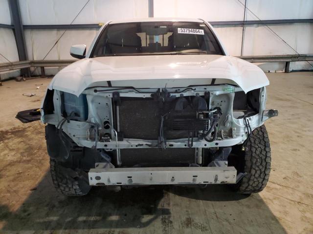 5TFCZ5AN9HX065362 - 2017 TOYOTA TACOMA DOUBLE CAB WHITE photo 5