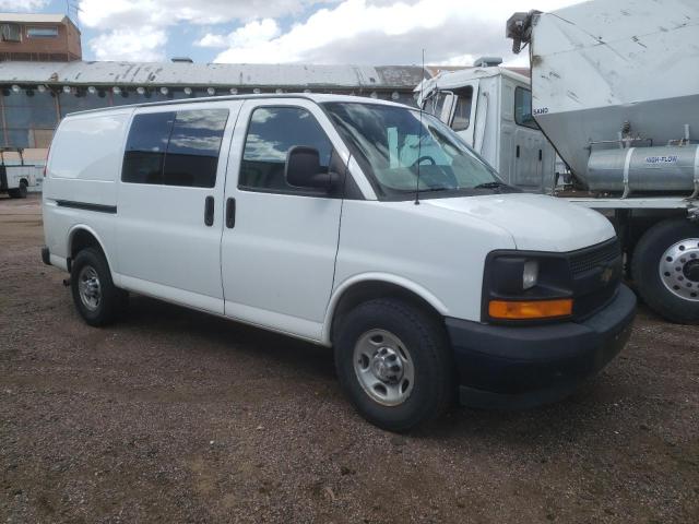 1GCWGAFF8H1182852 - 2017 CHEVROLET EXPRESS G2 WHITE photo 4