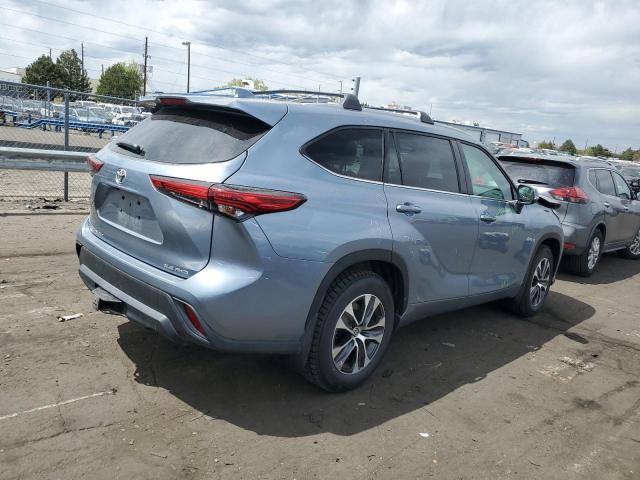 5TDHZRBH2NS189481 - 2022 TOYOTA HIGHLANDER XLE BLUE photo 3