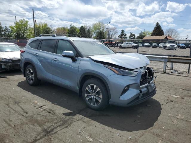 5TDHZRBH2NS189481 - 2022 TOYOTA HIGHLANDER XLE BLUE photo 4