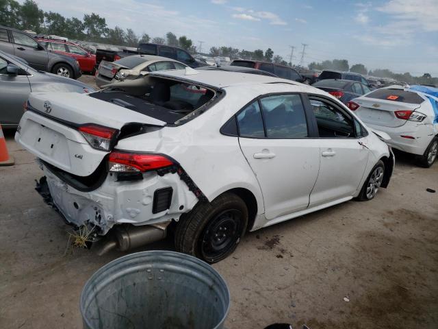 5YFEPMAE8NP385517 - 2022 TOYOTA COROLLA LE WHITE photo 3