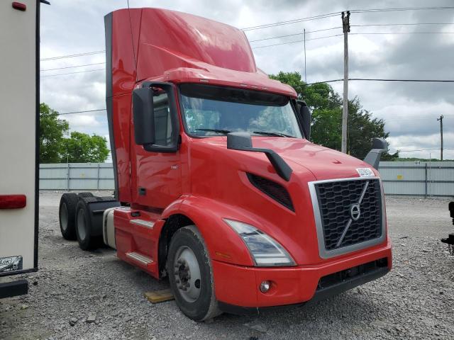 4V4WC9EG8LN225368 - 2020 VOLVO VNR RED photo 1