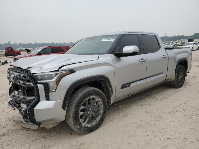 5TFNA5EC6PX011699 - 2023 TOYOTA TUNDRA CREWMAX PLATINUM Silber Foto 1