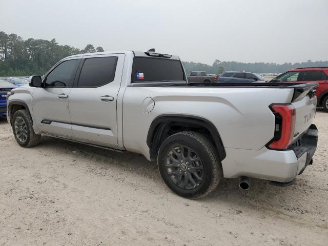 5TFNA5EC6PX011699 - 2023 TOYOTA TUNDRA CREWMAX PLATINUM Silber Foto 2