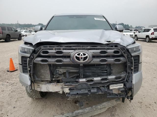5TFNA5EC6PX011699 - 2023 TOYOTA TUNDRA CREWMAX PLATINUM Silber Foto 5
