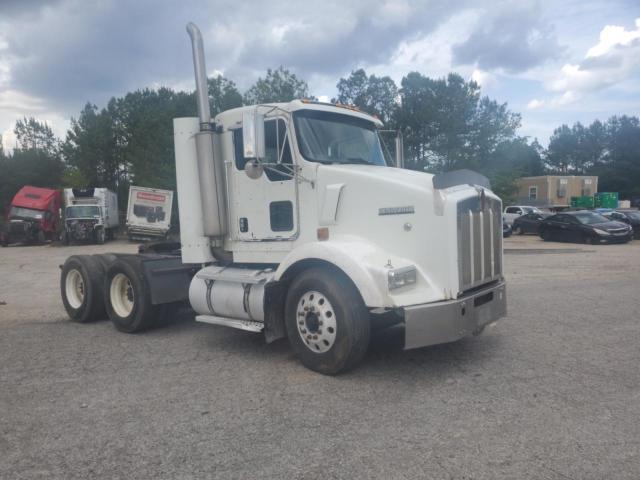 2004 KENWORTH CONSTRUCTI T800, 