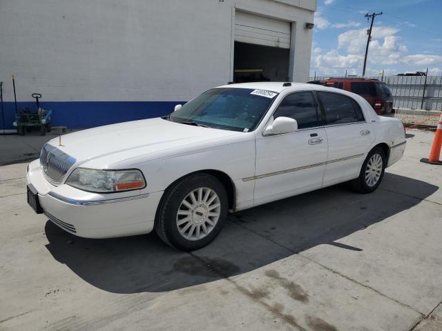 1LNHM81W33Y687937 - 2003 LINCOLN TOWN CAR EXECUTIVE WHITE photo 1